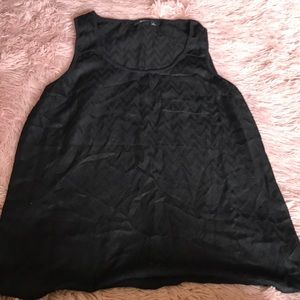 Sheer and chevron tank